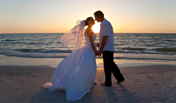island eye news isle of palms beach wedding - isle of palms wedding on beach barefoot